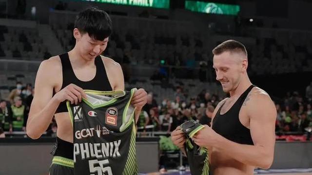 周琦|周琦立大功！携手队友重返CBA，欧洲强人登陆CBA！