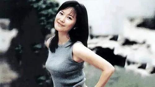 张基龙|“惊鸿仙子”俞飞鸿：绯闻对象不断，今51岁仍未婚，却有固定伴侣