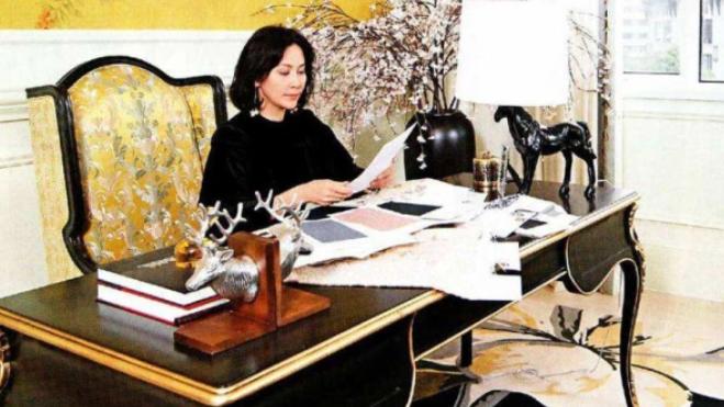 刘嘉玲|刘嘉玲低调晒1.8亿豪宅，2800平配泳池和空中花园，却被吐槽太土