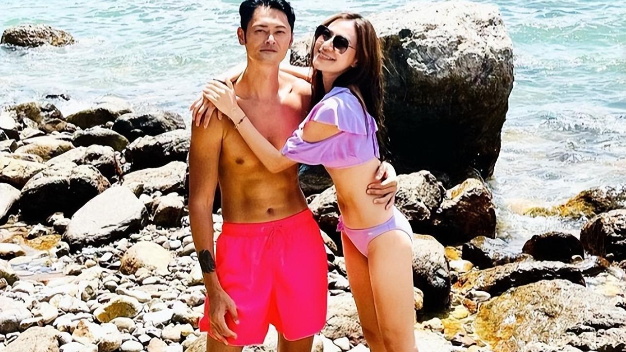 江若琳|曹云金前女友罕晒泳衣照！皮肤白皙长腿傲人，被富商老公搂腰亲昵