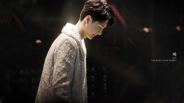 王一博|王一博做事风格被赞，为年轻人做了个好榜样，这个顶流值得粉