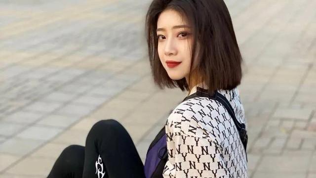 影视圈|亭亭玉立、姿色天然的中国新生代艺人赵安妮，人美心善的小仙女