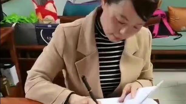 带货|杜新枝：顽强，坚韧，不屈不挠，不负韶华，网友：真够励志的！