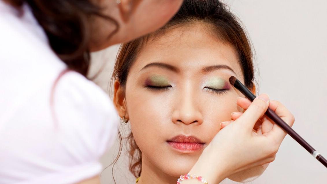 国盛证券|皮肤暗黄又不会化妆的女人，掌握3个小技巧，素颜也不比淡妆差