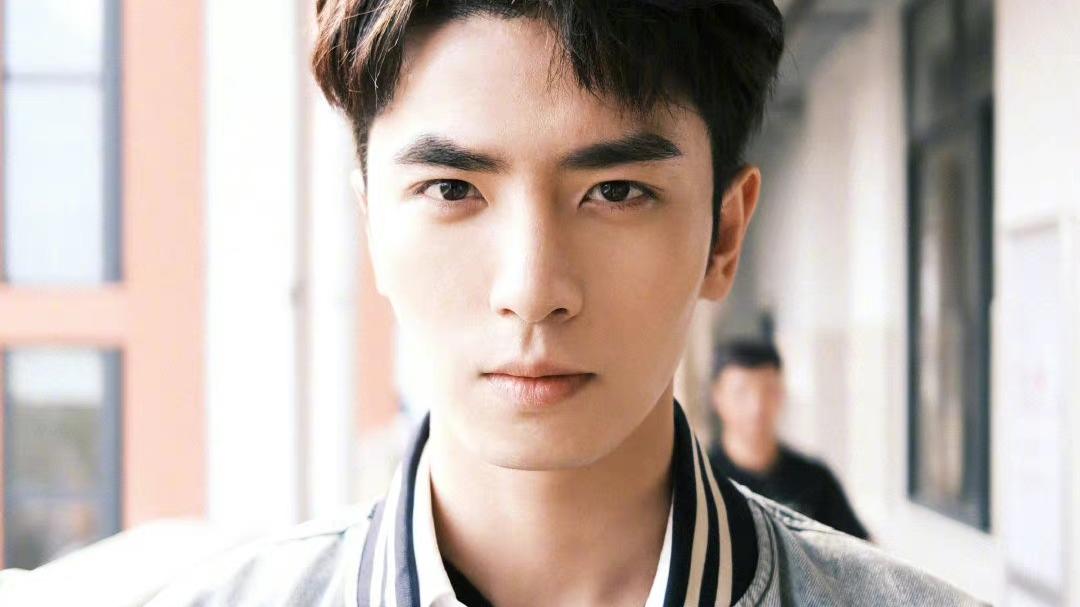 白敬亭|白敬亭置顶的那个姑娘，也终于有了她心仪的另一半