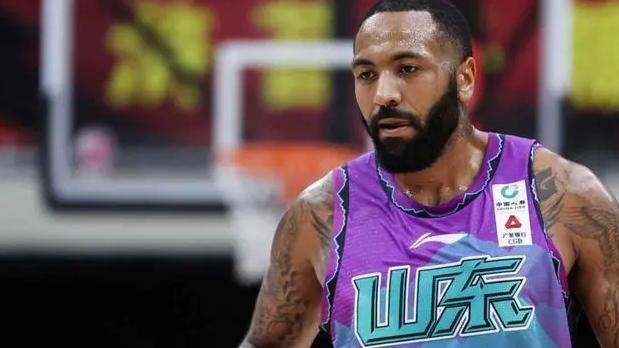 广东男篮|CBA三消息：广东有意NBA榜眼秀，哈德森表现低迷，吉伦沃特成大腿