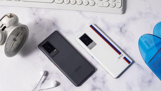 Mini LED|iQOO旗舰下调1100退场，强悍双芯，120W快充，2K屏