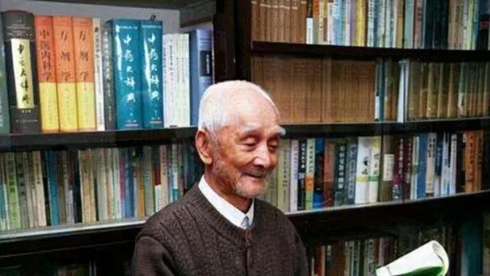 痛风|中医泰斗胡永盛，提出脾胃论才是医中王道，被称为“中医活字典”