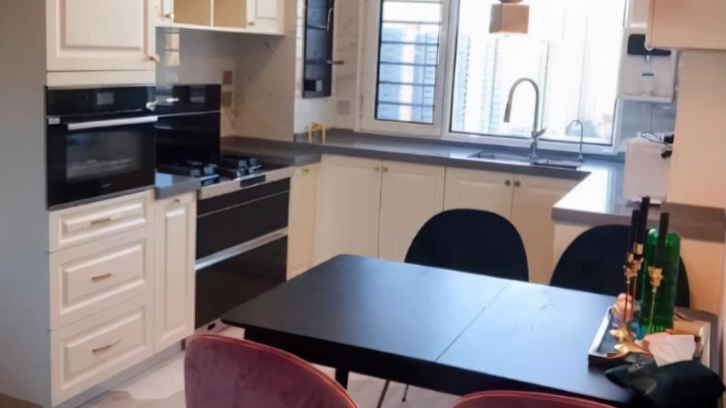 修蒸箱时吹了口气，刘女士想到了以后，网友：想法很新奇