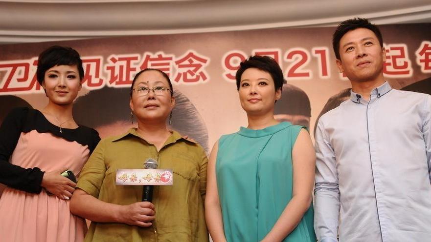 斯琴高娃|斯琴高娃打羊胎素！女星为美：沈梦辰脸上涂痔疮膏，宁静扎900针