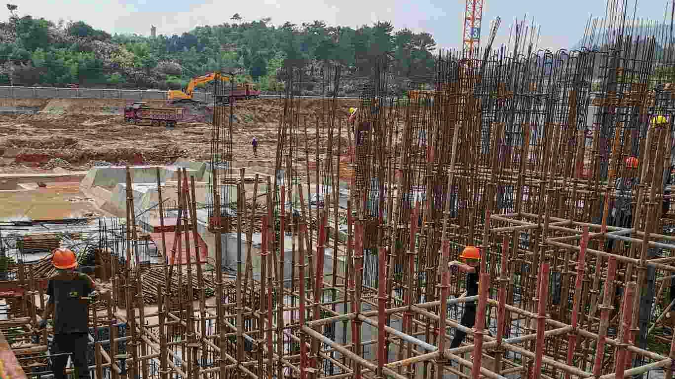 工人|职场：老板拖欠建筑工人老张工资，他一个举动却让老板后悔不迭