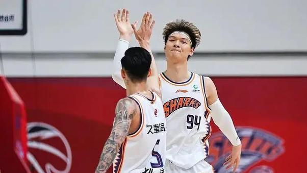 CBA前瞻，北京德比战，首钢胜北控，顶级内线之争，山西胜深圳
