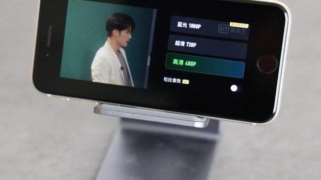 iPhoneSE|没必要为苹果辩解：iPhone SE三代就是干啥都不合适，只有拍照真强