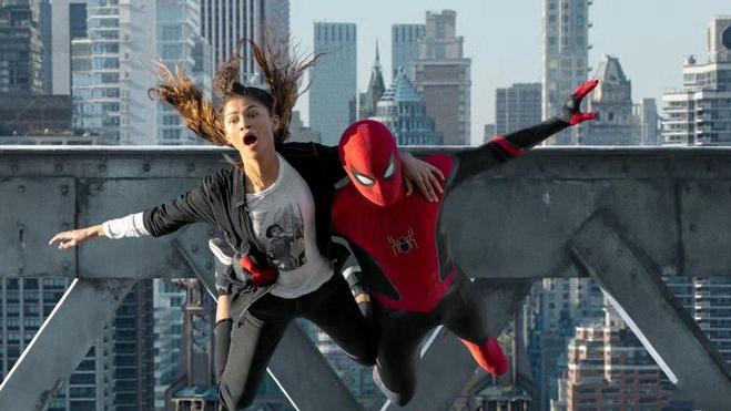 长津湖|吴京守擂失败，年度票冠被夺，57亿的《长津湖》难敌好莱坞大片