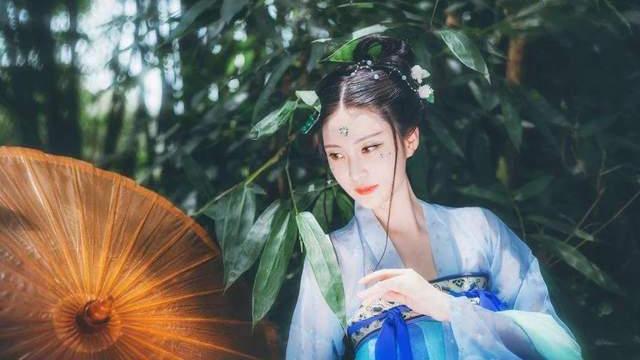 诗词|精选诗词｜清弦抱月思乡客，一曲江音向我家