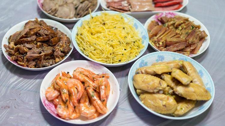 外国人的疑问：为什么中国人不远万里，只为吃一顿年夜饭？