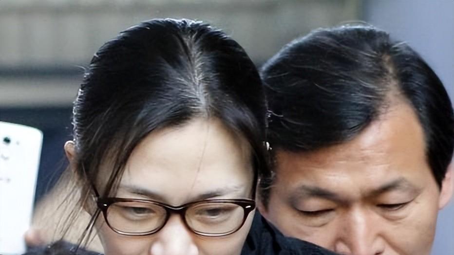 因为一袋坚果，让航班返航，还要求道歉？财阀千金赵显娥有多狂？