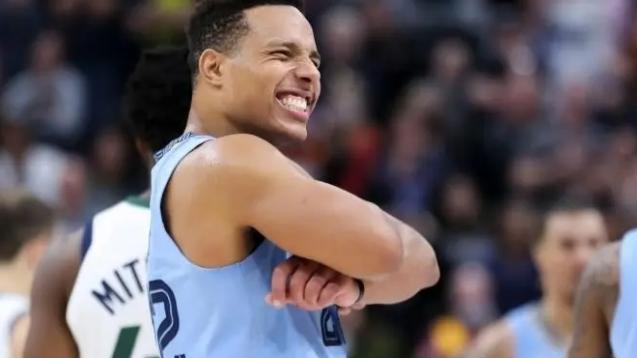 詹姆斯·哈登|半决赛前两场结束！表现拉胯的5位球员，克莱贝恩上榜，哈登迷失