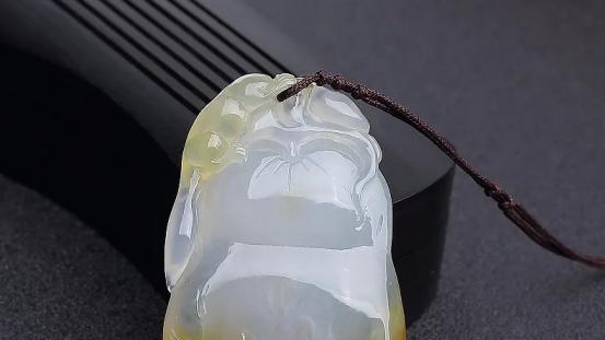 翡翠|翠轩一品珠宝-遇到俏色翡翠别犹豫赶紧入手！这可捡到宝了