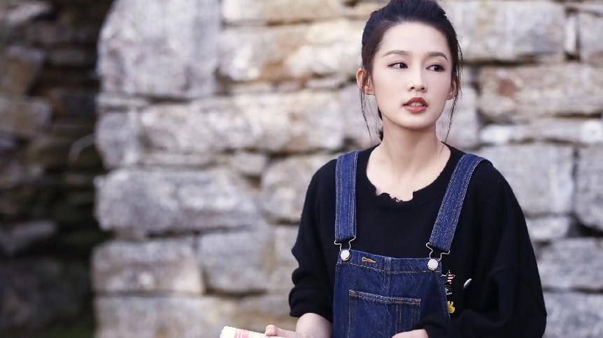 李沁|李沁的脸蛋美的让人挑不出毛病，素颜太美了