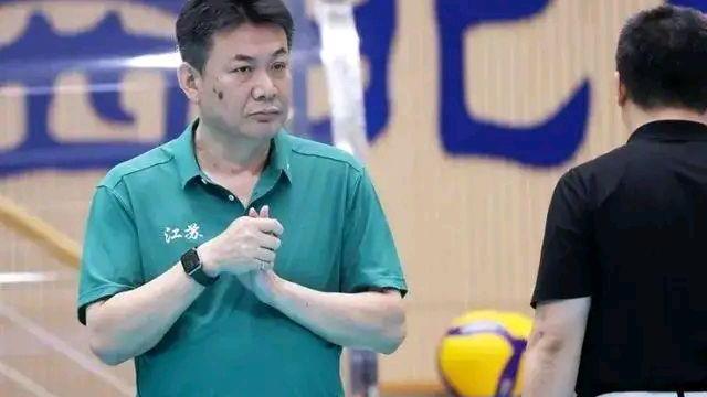 蔡斌|蔡斌出任主教练 排超劲旅江苏女排需选拔新帅：有6人可供选择