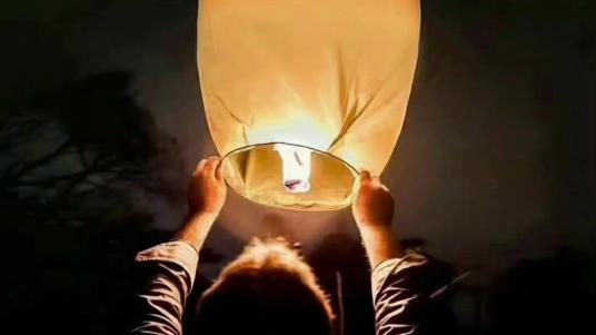 邢菲|《朋友请听好》临时官宣停播，遇大事懂得避让，部分网友态度恶劣