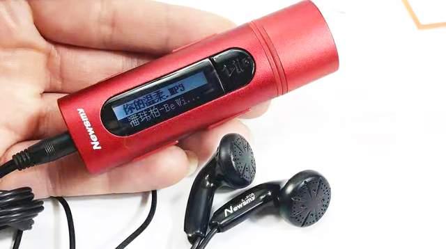 USB|自带标准usb接口，能当u盘和读卡器用，这款口红MP3有意思