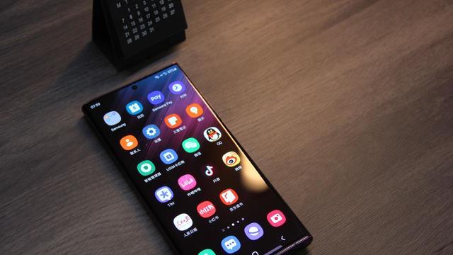 三星|想省心就别省钱，2022年这三款旗舰手机值得入手，轻松用个三五年