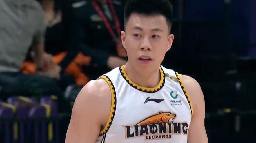 辽宁男篮|打鸡血了？青岛半场领先辽宁15分！张镇麟8中2，广东却同时打爆山东