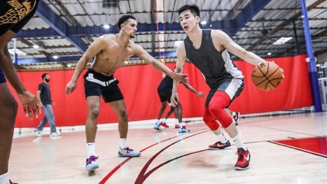 上海男篮|深夜1点！上海男篮00后小将继续赴美，这4人极有可能产生NBA球员