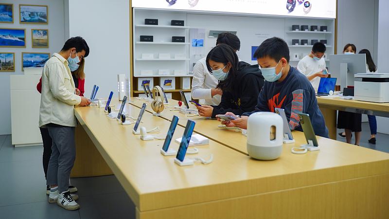 |华为门店强制回收Mate40/P50系列工作机，不允许员工购买？