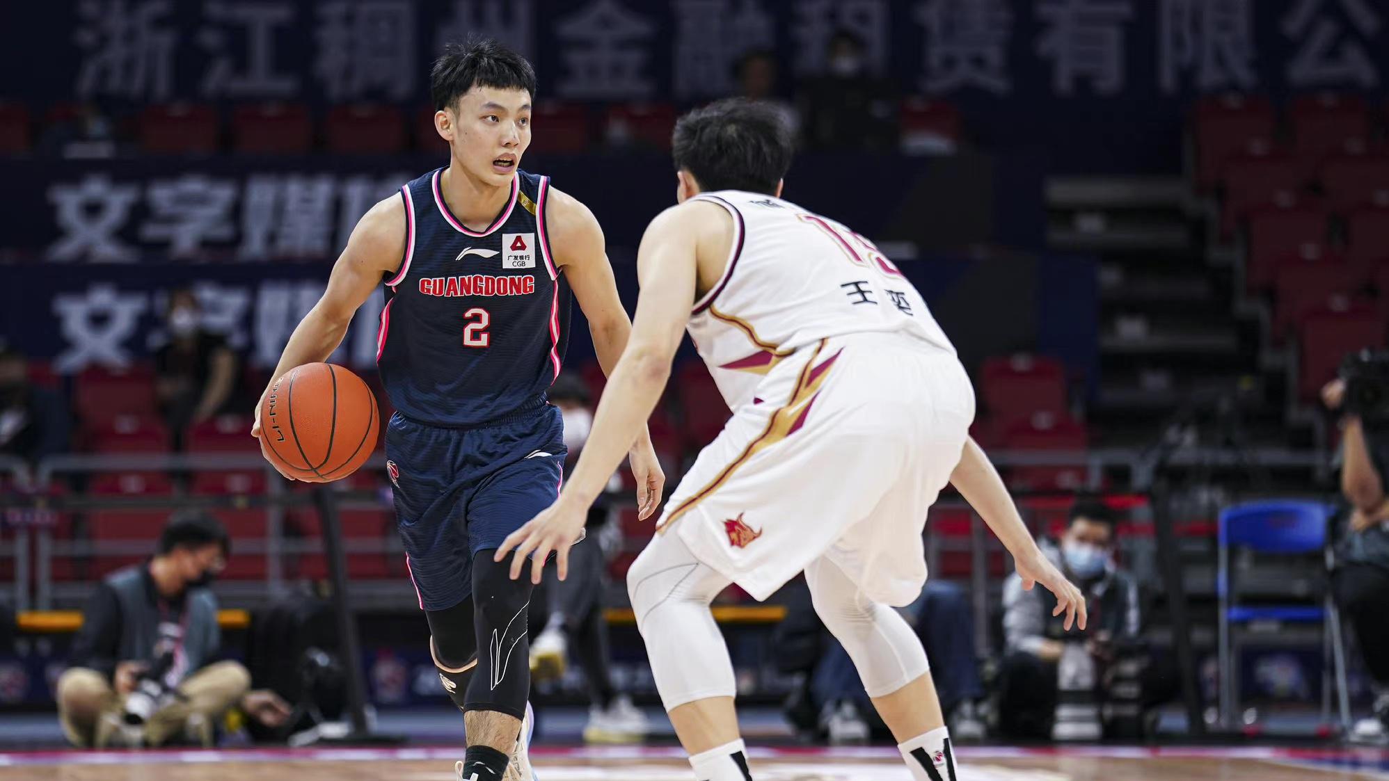 本泽马|广东两大替补立功了！合砍3分2篮板也有大作用，杜锋两安排太及时