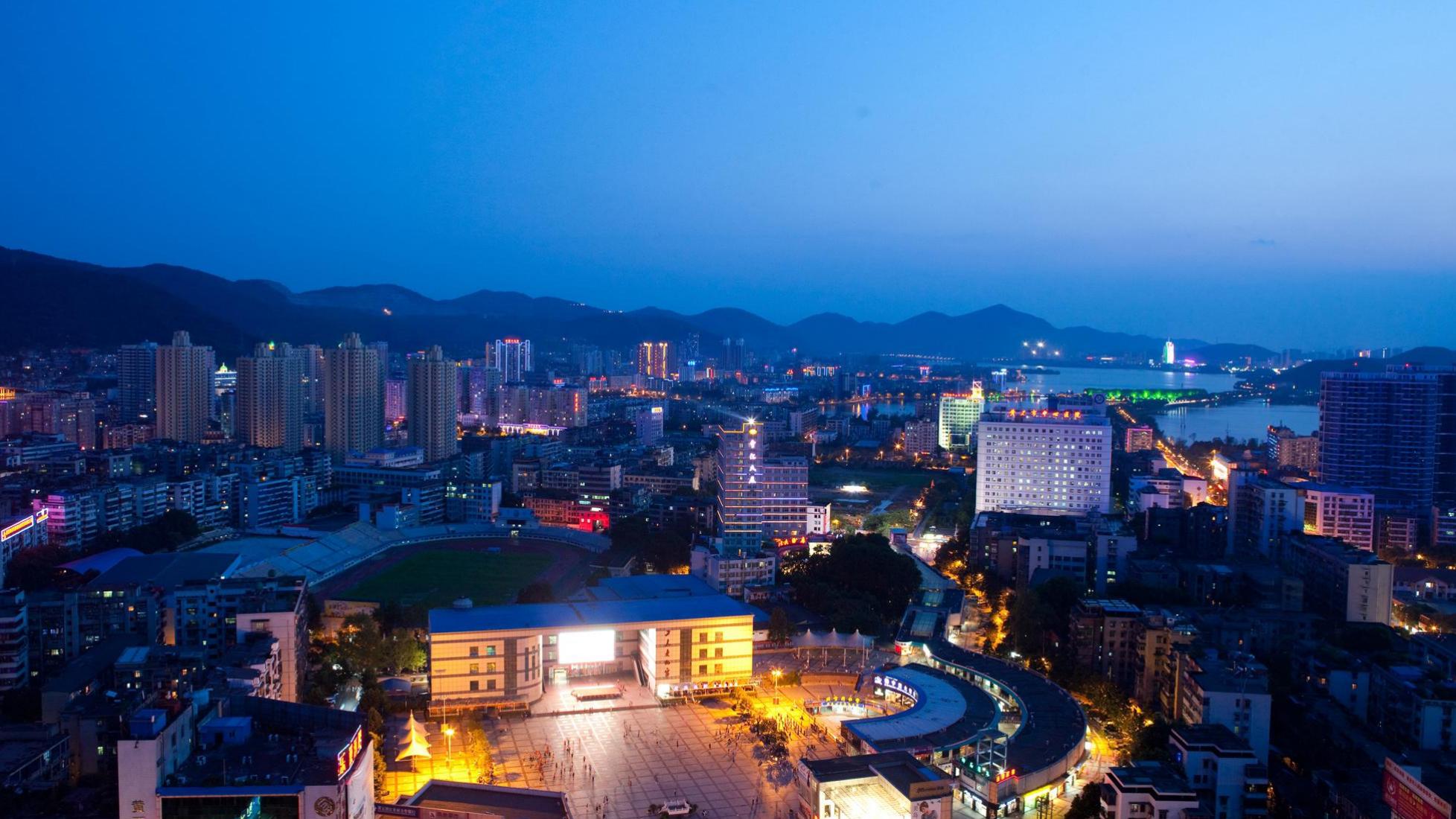 宁波|黄石，体验肾上腺素飙升，俯视这座城市的美景！