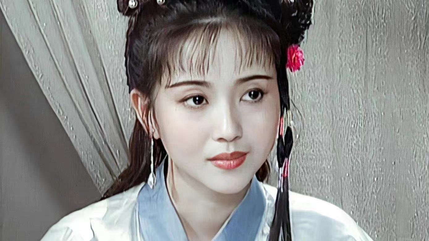 风华绝代|剧里土气十足的大妈，年轻时个个是风华绝代的大美人，差距太大了