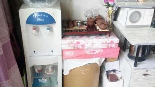 500元的租房生活，厨房还没厕所大，一家三口不管在哪都幸福