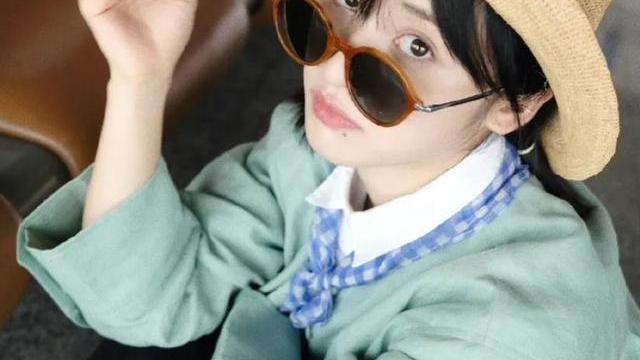 沈月 沈月晒6宫格照片，被粉丝提醒要减肥，网友：这胖吗？