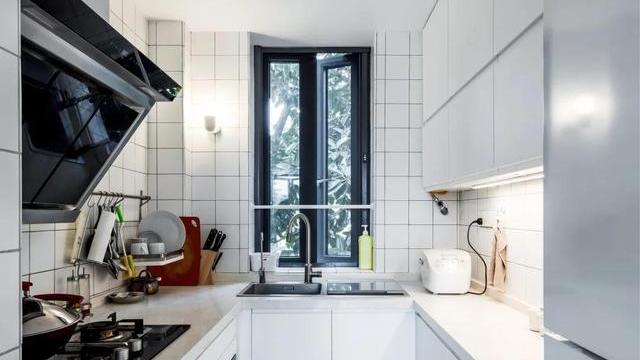 她坚持买下55㎡「老破小」，改造后应有尽有，堪称小户型天花板！