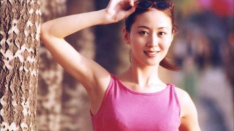 汤加丽|“人体模特”汤加丽：当年写真集卖脱销，成名背后的得与失