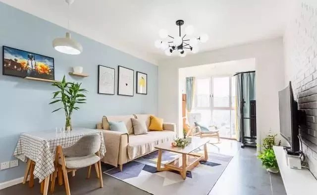 66平米的小户型两房，一看到客厅就懵了！看似简单却舒适迷人！