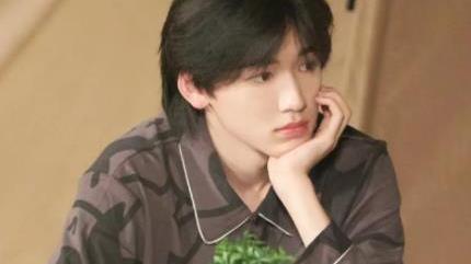 宋亚轩|《王牌对王牌》：关晓彤表现亮眼，与宋亚轩称霸舞台