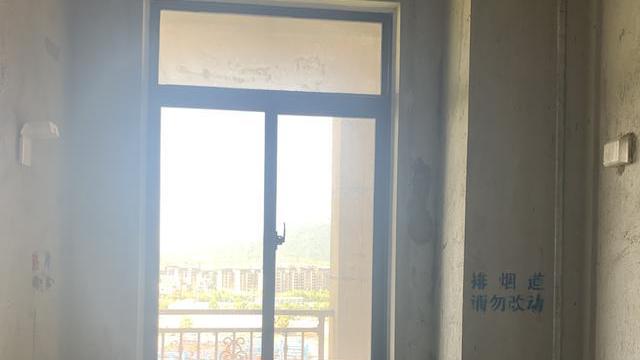 若再装修，我也学她家拆墙做开放式餐厨，显大显亮，做饭用着爽！