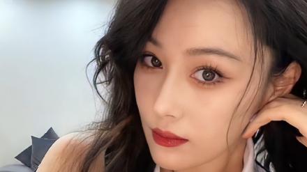 张馨予|张馨予直播接长发，主动cue老公何捷甜喊他“我家那位”，好幸福