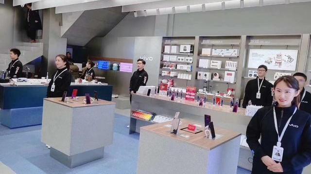 华为|京东最畅销的十款手机，红米K40销量63.37万，第一名呢？