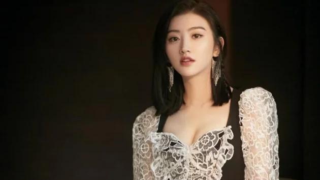 甄子丹|景甜“真人”长啥样？在无美颜的镜头下，景甜的颜值也太真实了