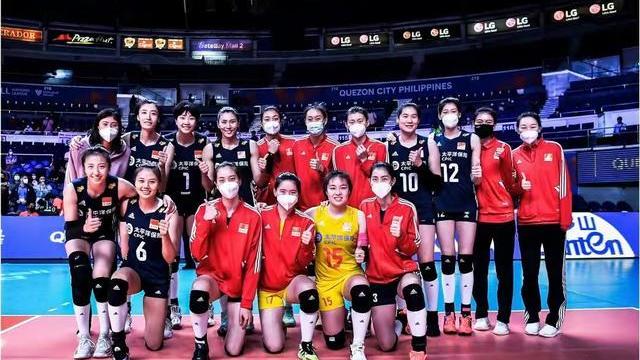 王唯漪迎来救赎，接起频繁对手重扣，中国女排3-0战胜波兰，解气