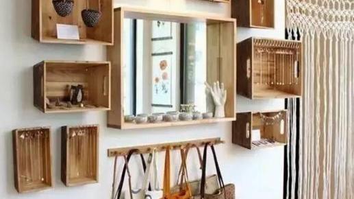 家里旧柜子别忙着扔，抽屉拆出来，还能挂墙上当置物板用！