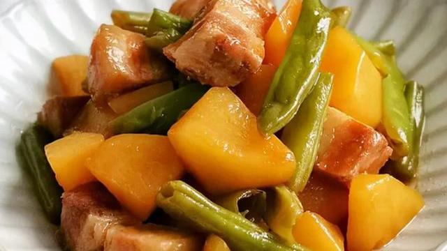 土豆|吃一口就上瘾的豆角烧土豆，鲜香味浓，家常味十足，连吃一周不腻