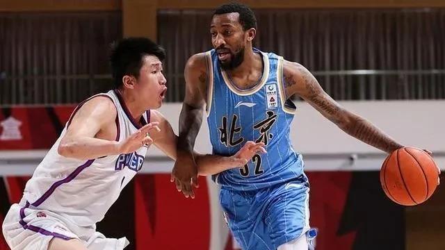 新疆男篮|CBA三消息：麦克雷重返首钢，新疆放弃希望之星，名将出任主帅