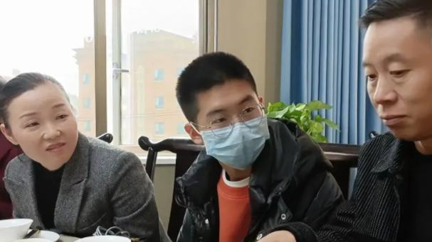 孙海洋顺利搬家，把最大的房间留给女儿，孙卓房间无空调