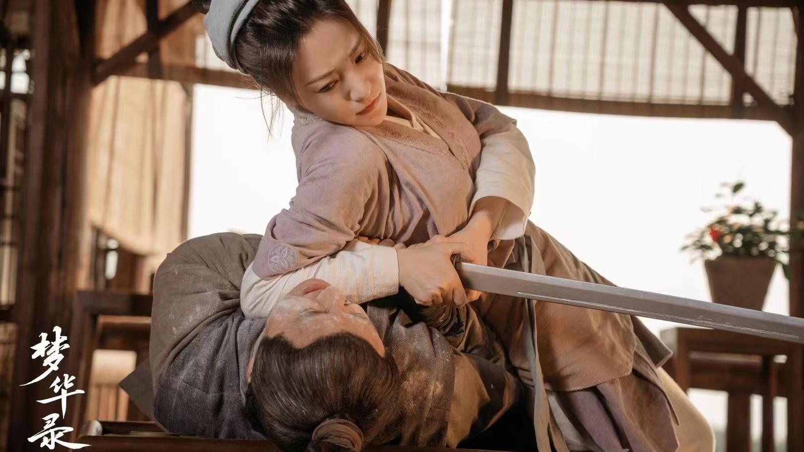 柳岩|42岁柳岩单身3年: 没人追求, 为何却一直单身?